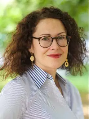 Dr Sandra Mayer