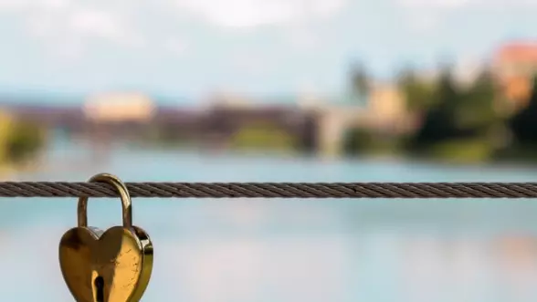 Gold heart-shaped padlock
