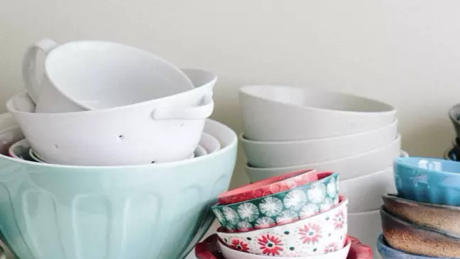 Assorted china bowls and cups