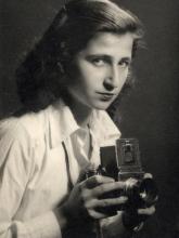self portrait age 18 dorothy bohm